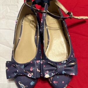 Navy Snow White Floral Flats